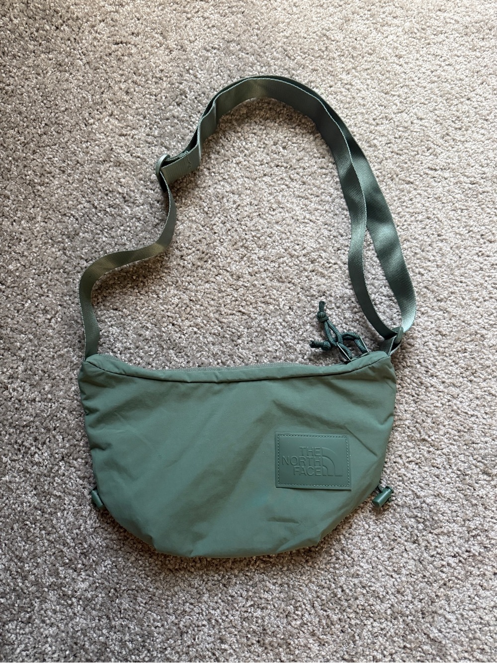 NWOT The North Face Never Stop Crescent Crossbody Bag - Picture 3 of 8